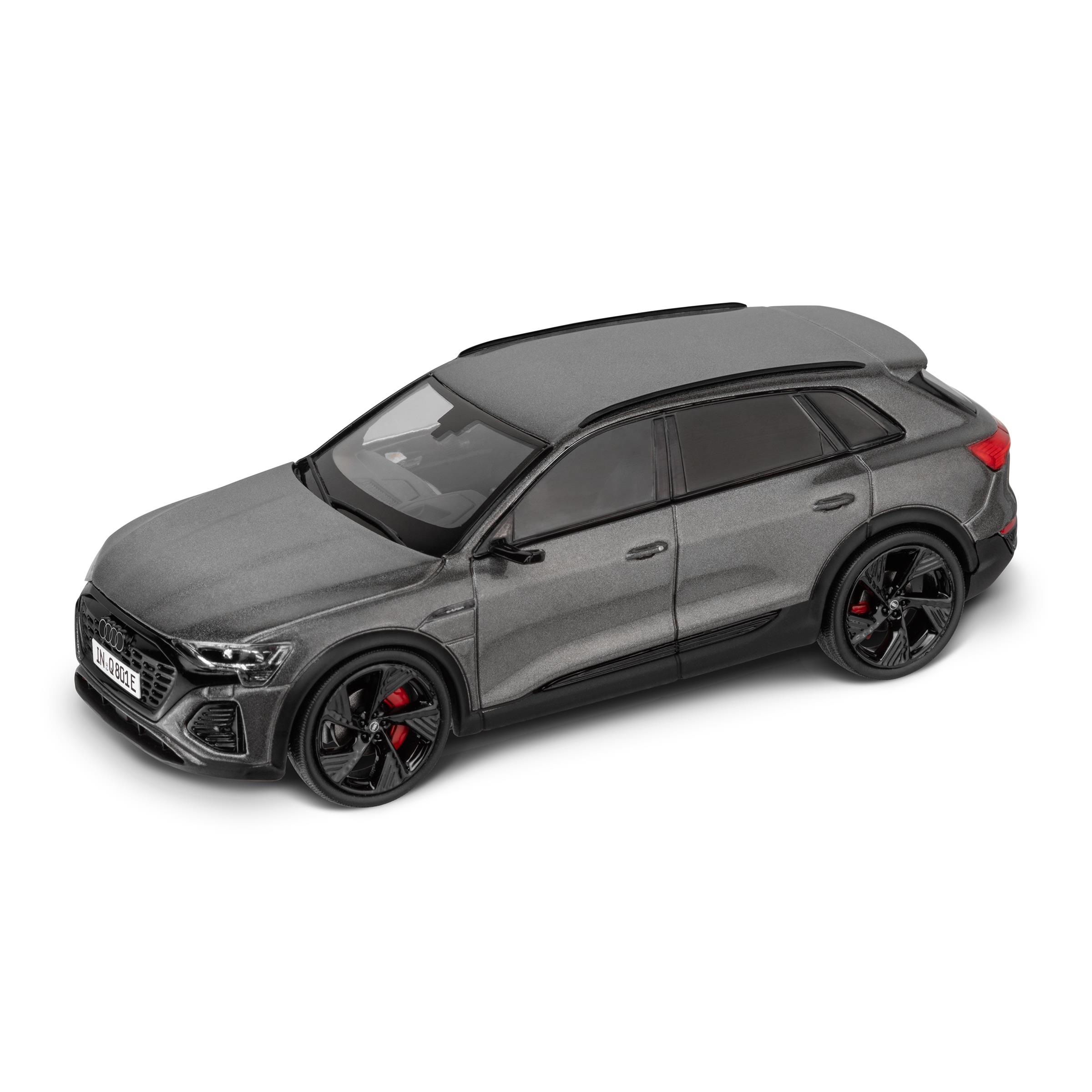 Original Audi Q8 e-tron, Modellauto, Chronosgrau, 1:43