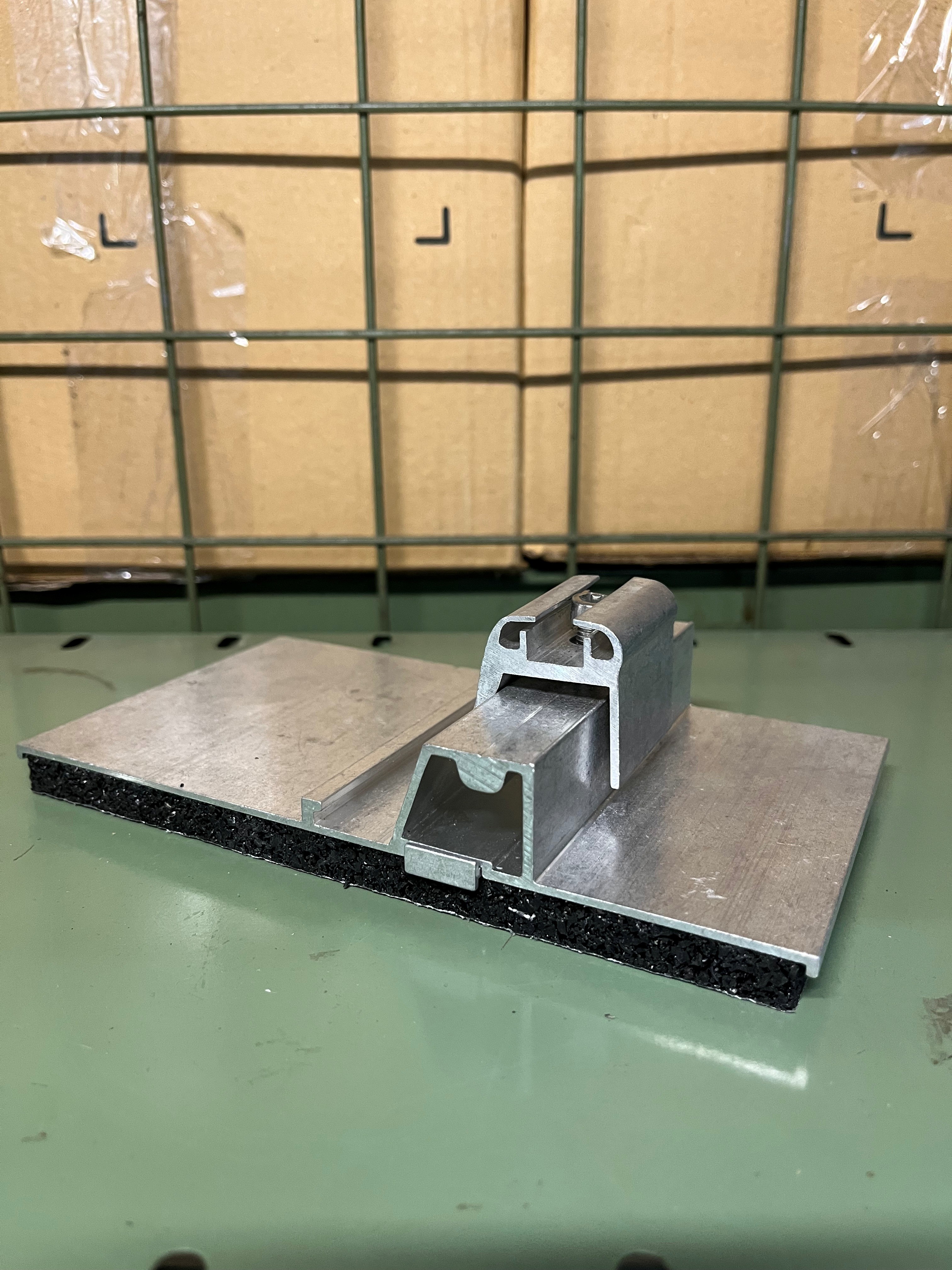 SL-Rack FLA Bodenschuh mit Bautenschutzmatte