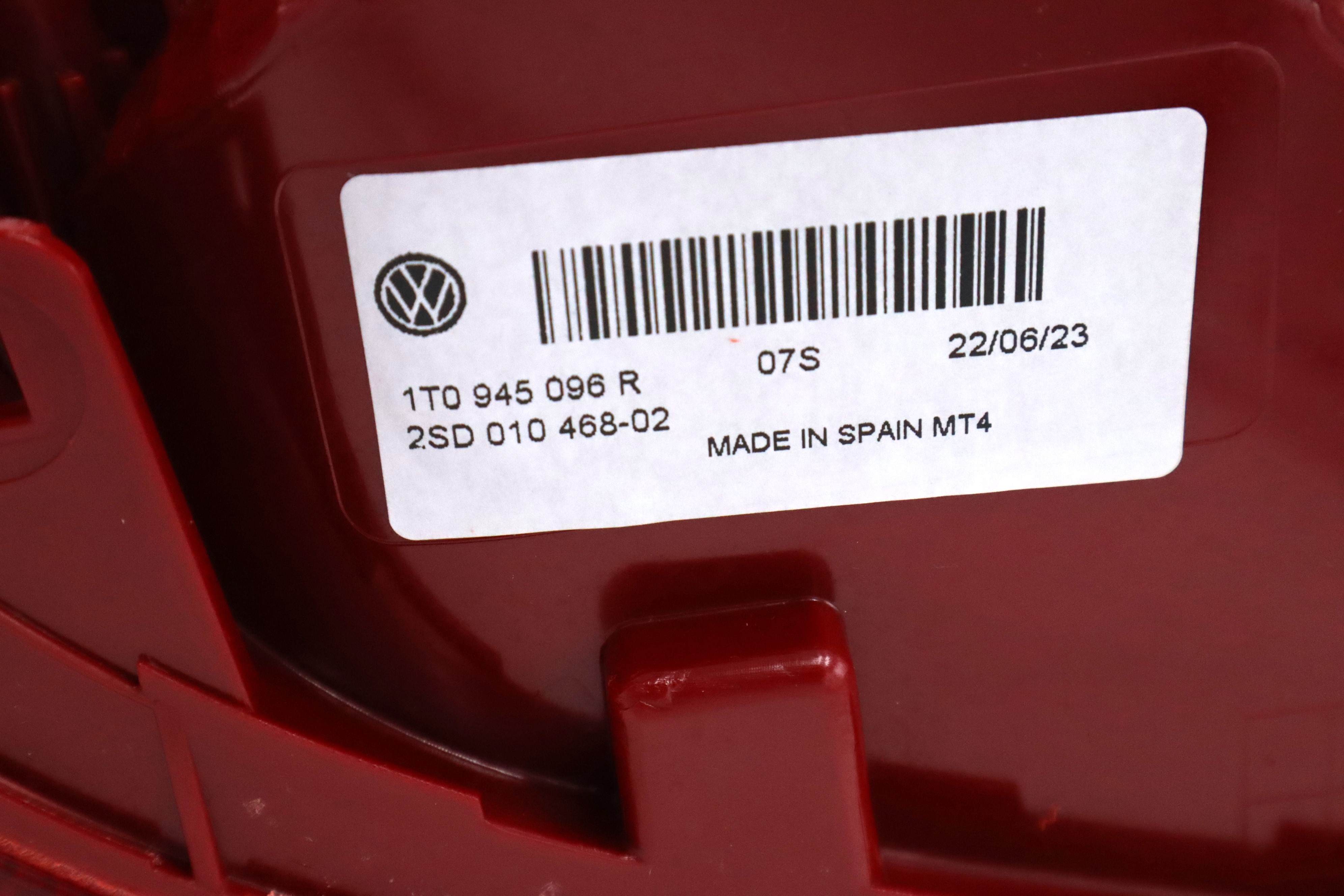 Original VW Touran Schlussleuchte Rückleuchte hinten rechts aussen