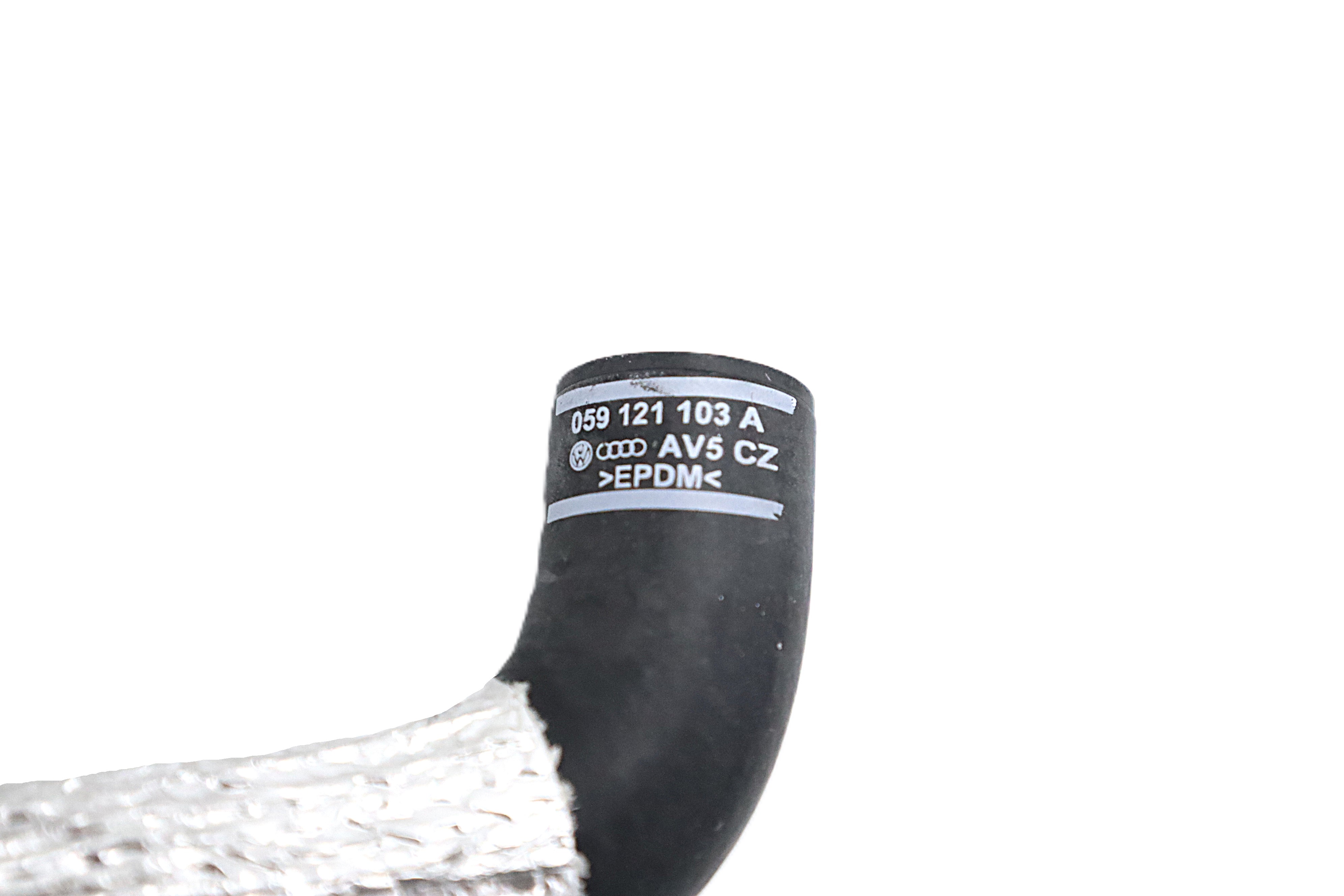 Original Audi A4 A5 Q7 VW Phaeton Touareg Kühlmittelschlauch