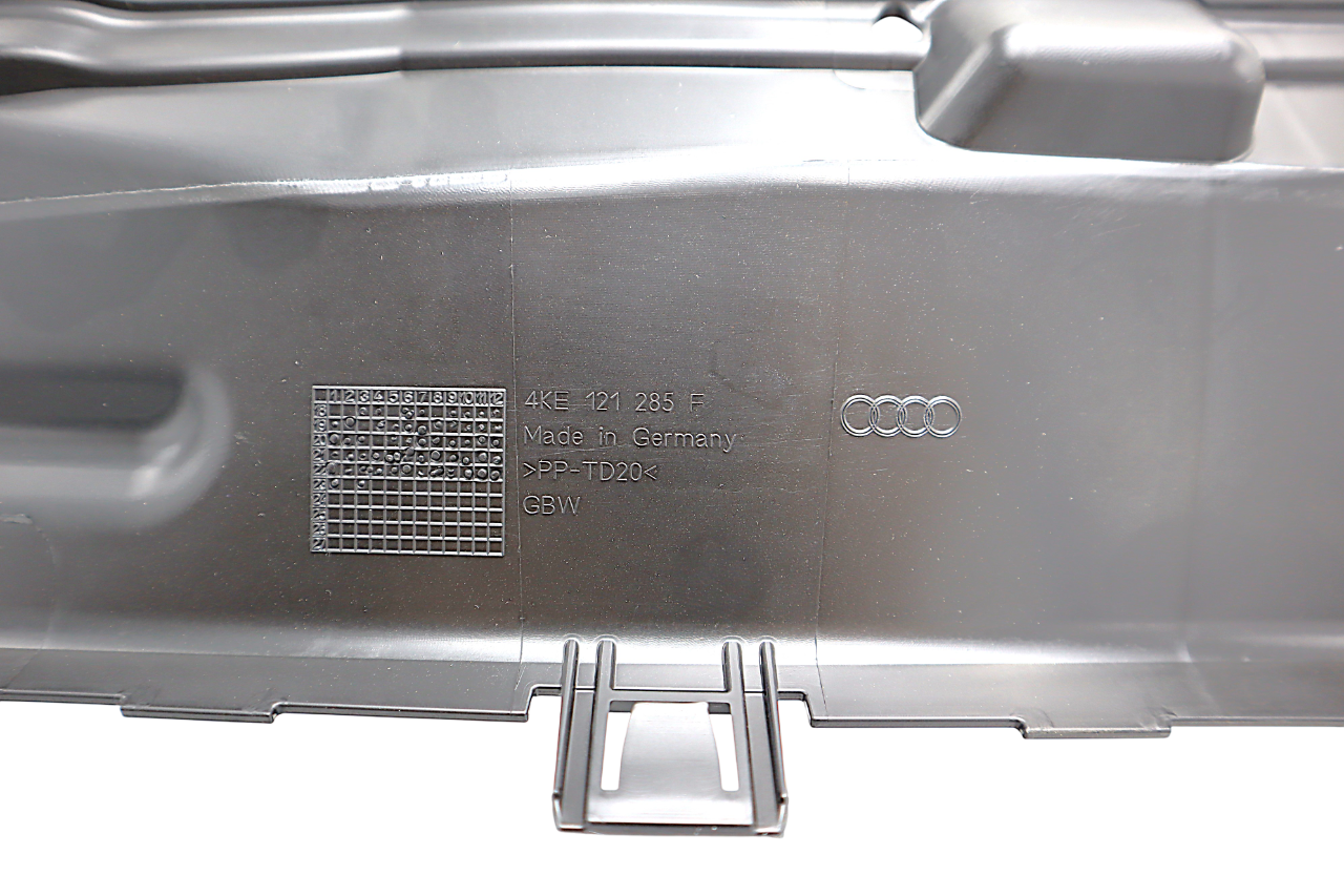 Original Audi Q8 e-tron Luftführung vorn oben