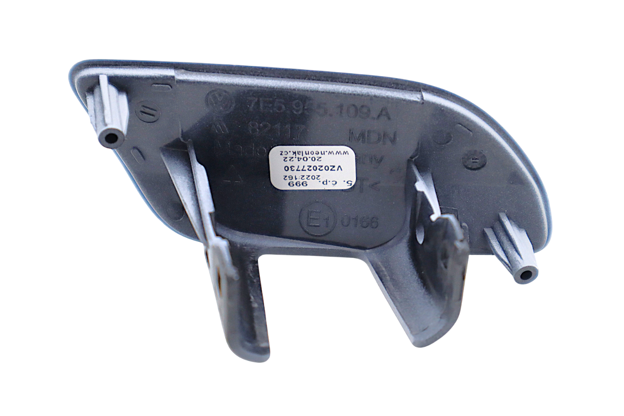 Original VW Transporter T6 Abdeckkappe Scheinwerferwaschanlage Stossfänger Kappe vorne links grundiert