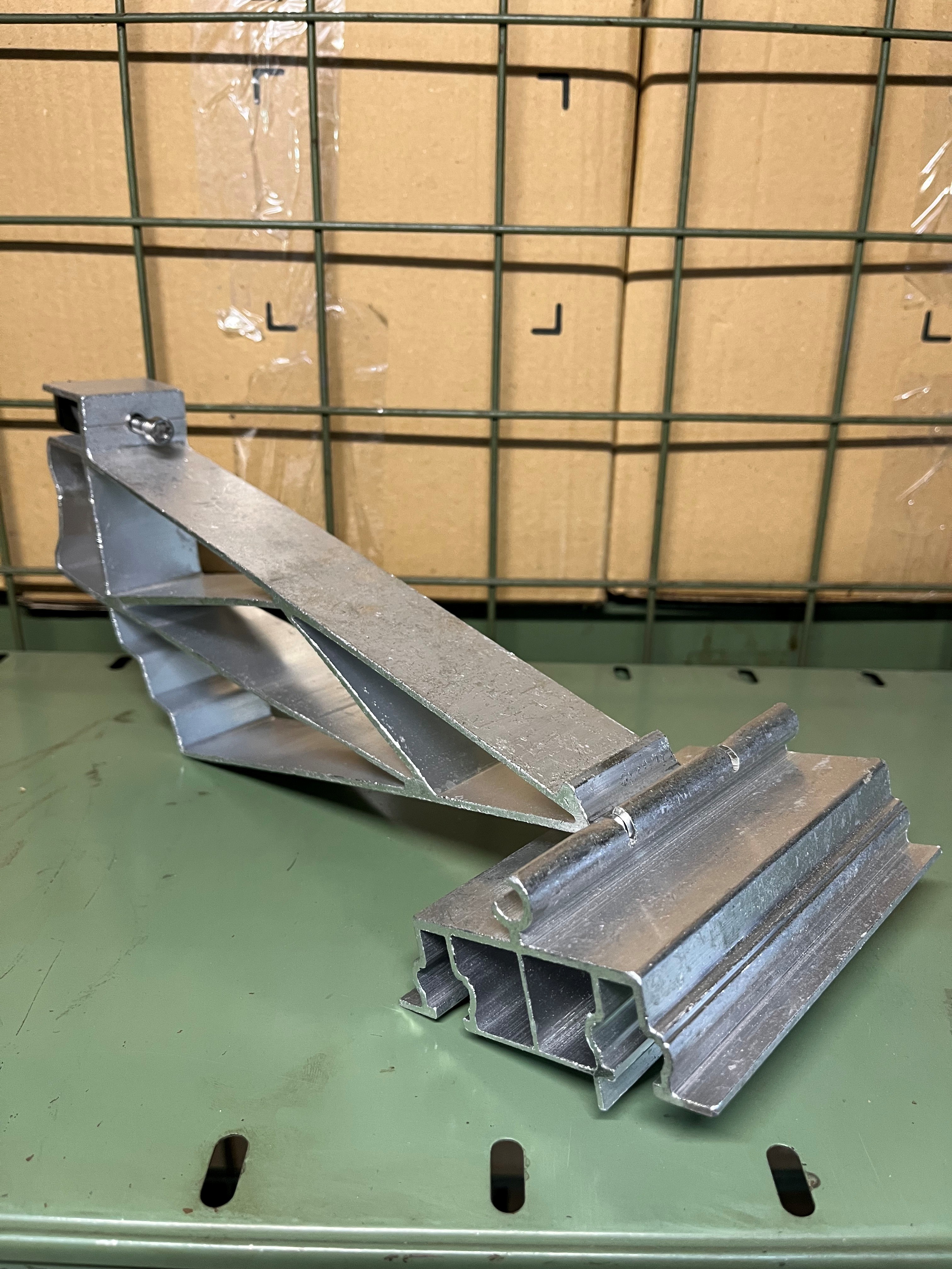 SL-Rack FLA Halter oben 15°