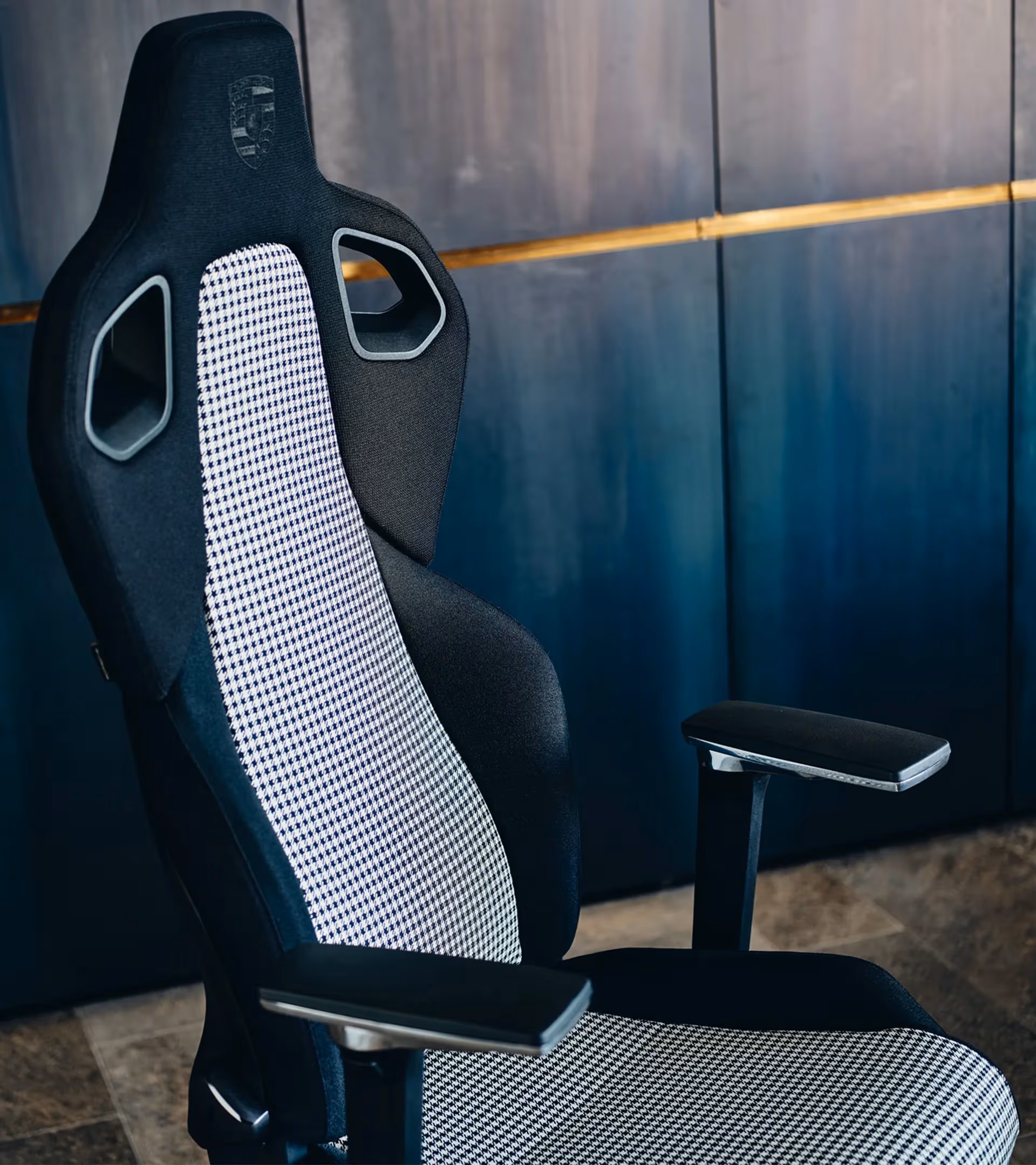 Original Porsche x Recaro Gaming Stuhl Pepita Muster Ltd.