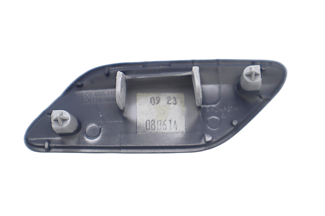 Original VW Jetta Abdeckkappe Scheinwerferwaschanlage Stossfänger vorne rechts grundiert